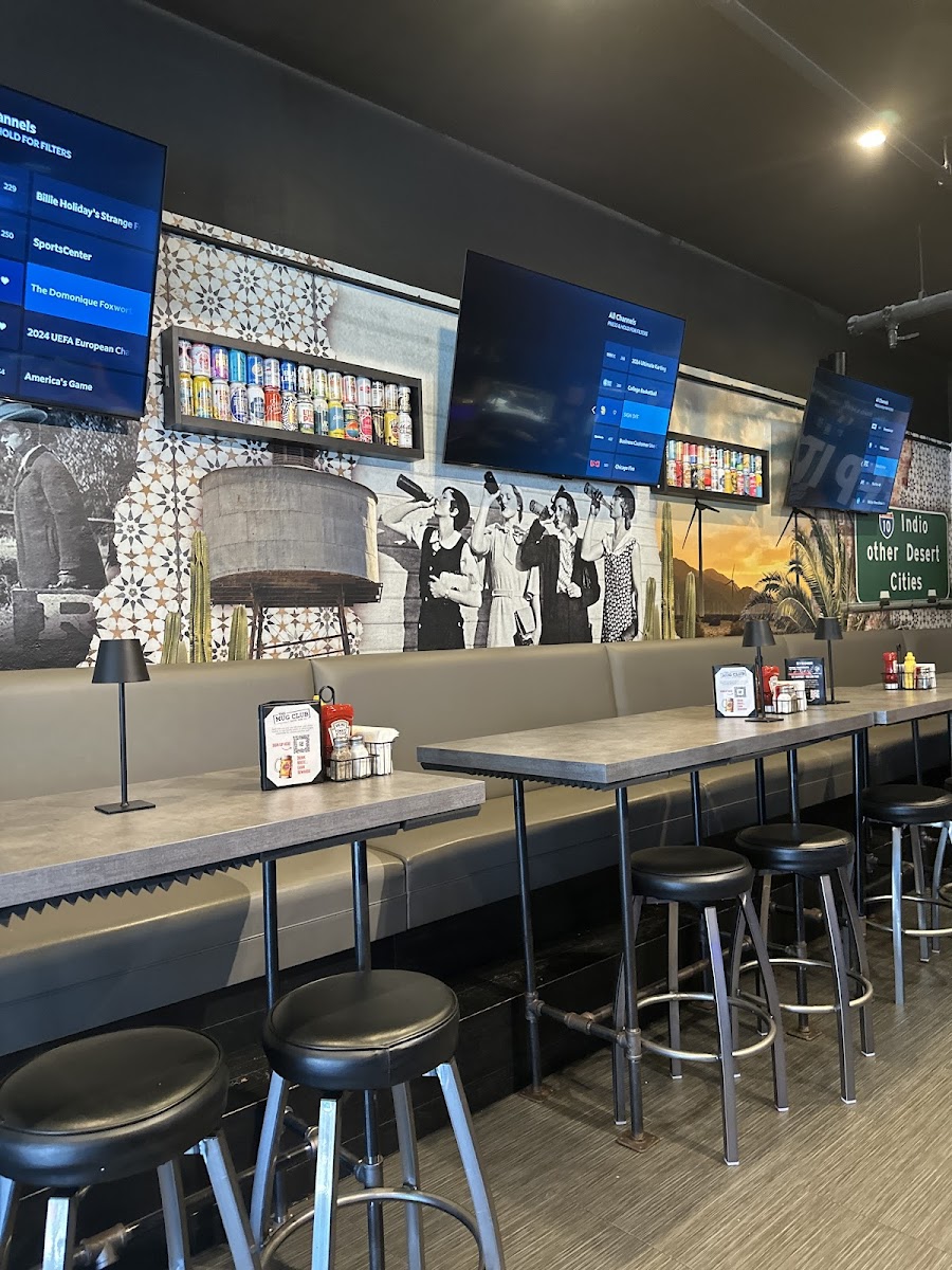 Indio Taphouse - Photo 6