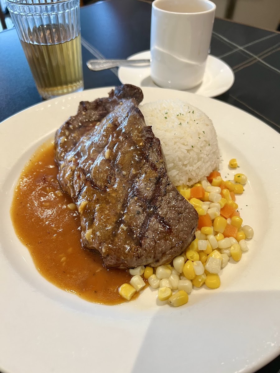 Amigo Restaurant - Photo 4