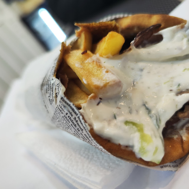 Megalo Pita Gyros Pui