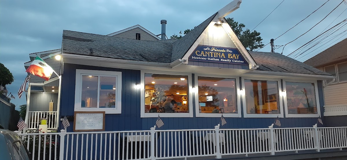 Piccolo Cantina Bay