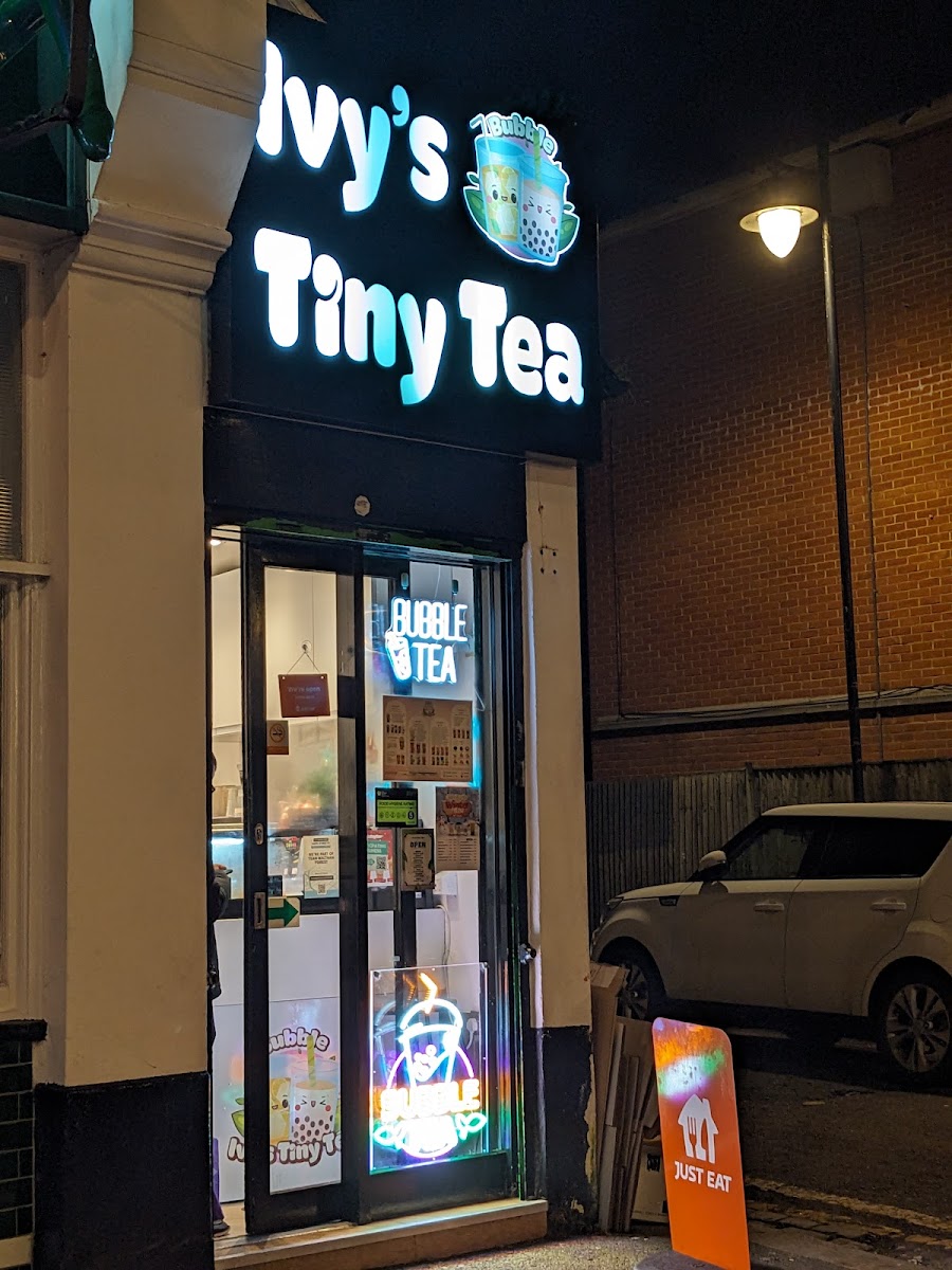 Ivy's Tiny Tea - Photo 3