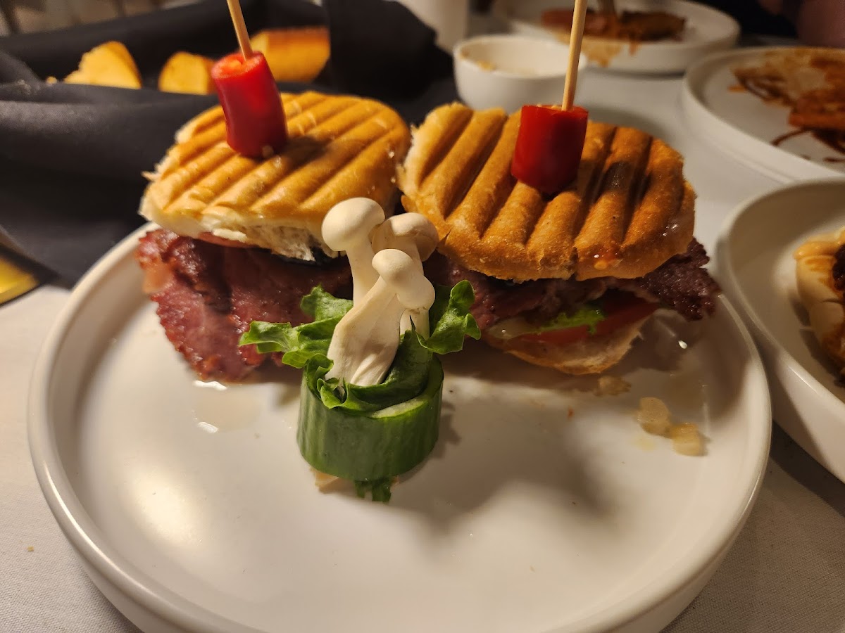Rock Bistro Steakhouse - Photo 9