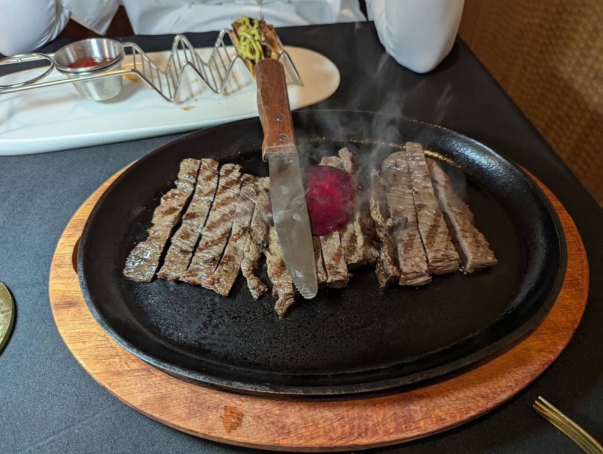 Rock Bistro Steakhouse - Photo 2