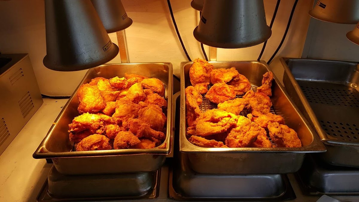 Henhouse Chicken - Photo 1