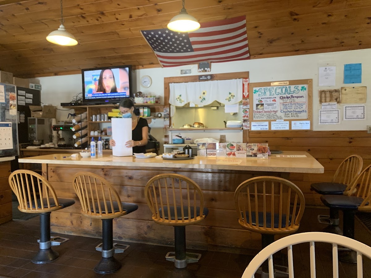 Breakfast Nook - Photo 3
