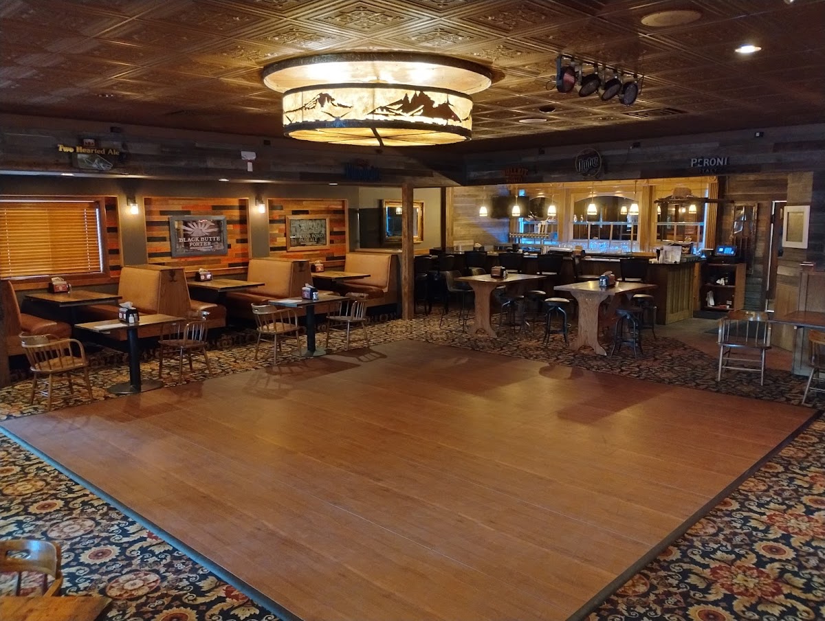 Dusty Star Saloon - Photo 5