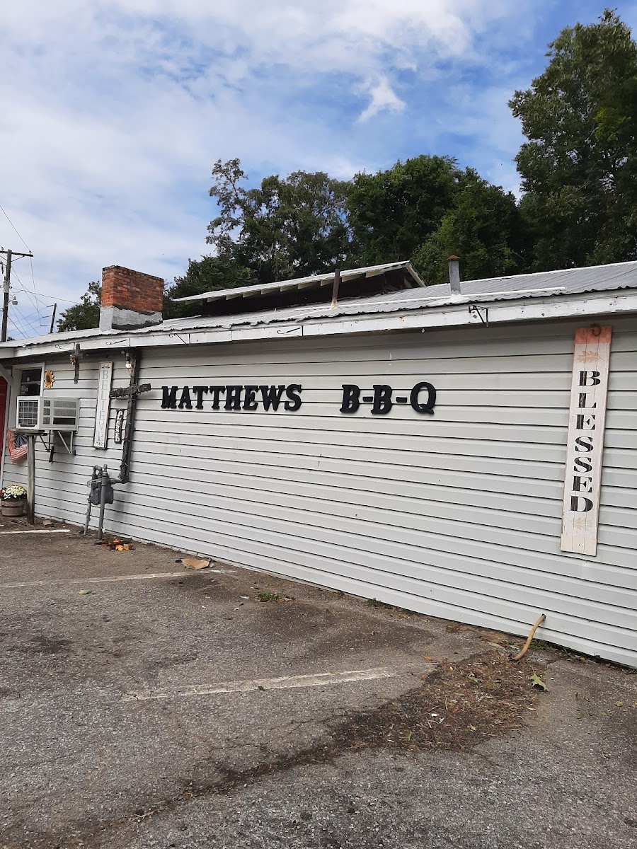 Matthews Oak & Hickory BBQ - Photo 2