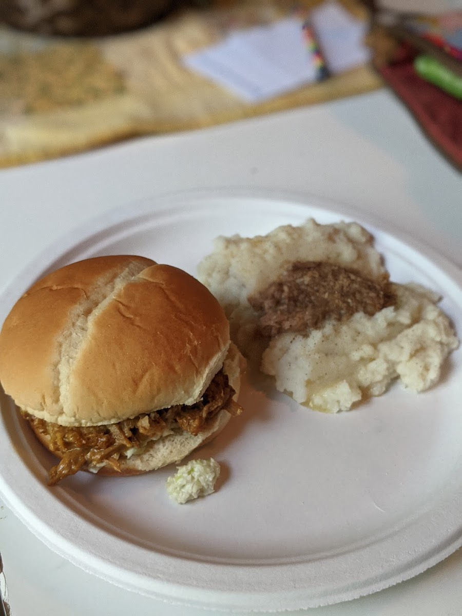 Matthews Oak & Hickory BBQ - Photo 8