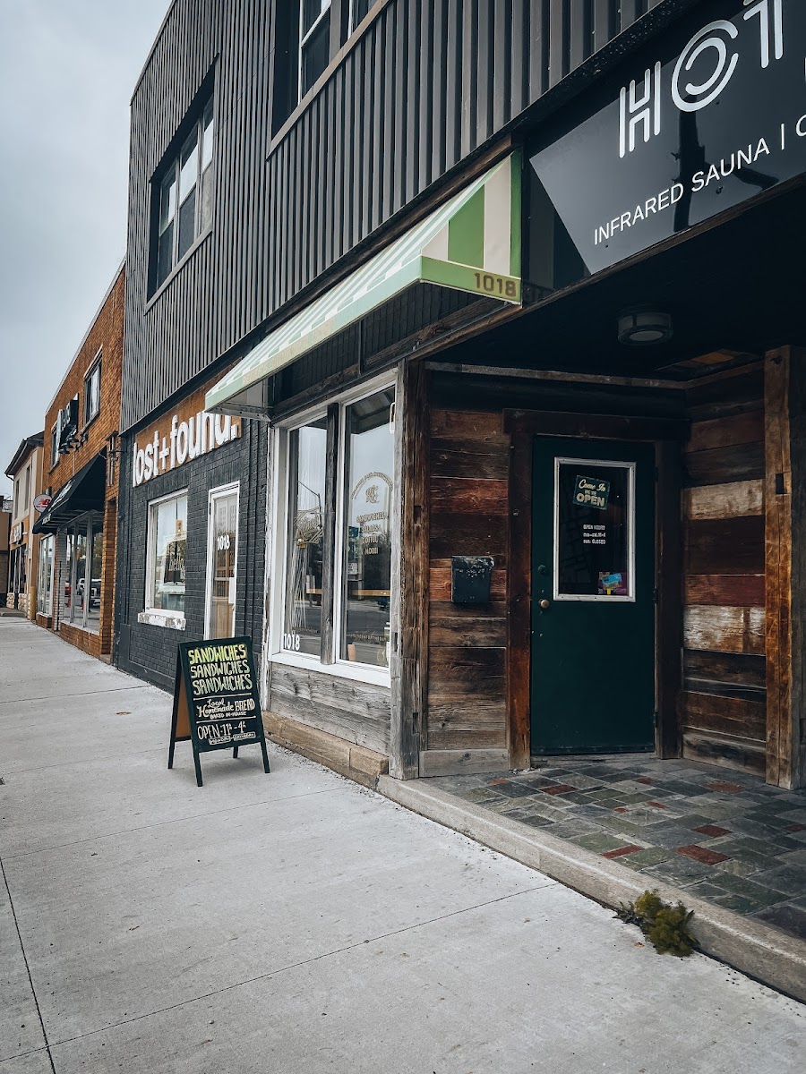 Renee's Sandwich Shop - Photo 8
