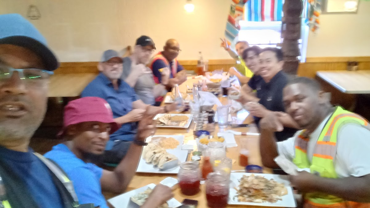 Dos Aguas Mexican Grill & Bar - Photo 6