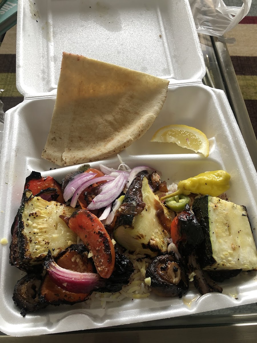 Shiraz Mediterranean Grill - Photo 8
