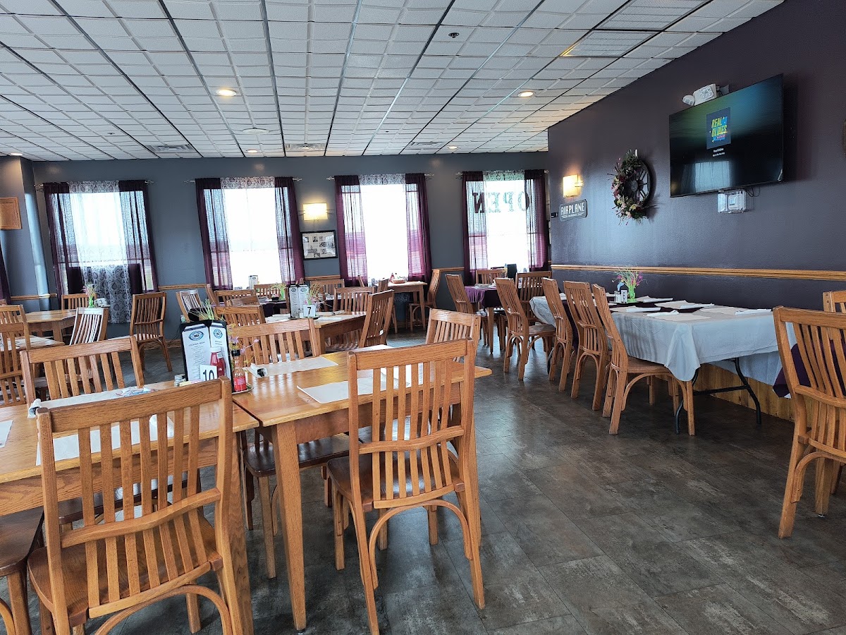 THE NEW WEST WIND RESTAURANT - Photo 6