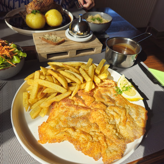 Schnitzel Mit Pommes