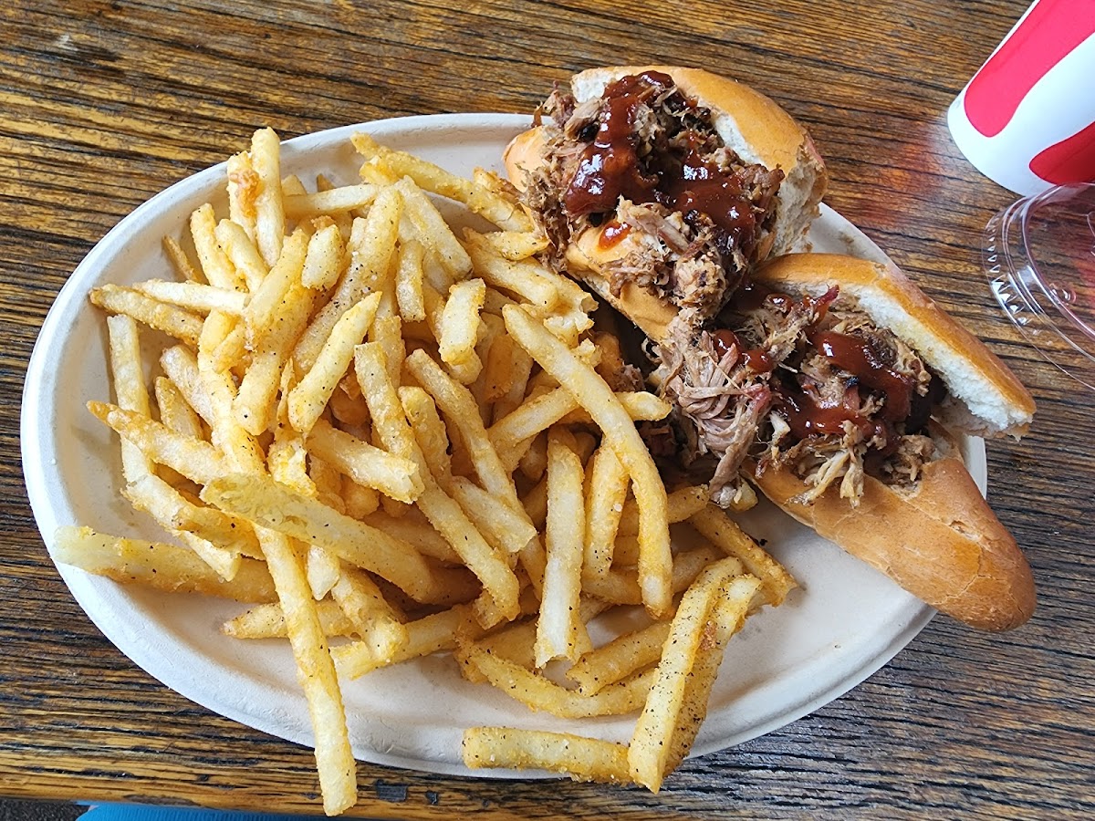 Grand Ole BBQ PETCO PARK - Photo 9