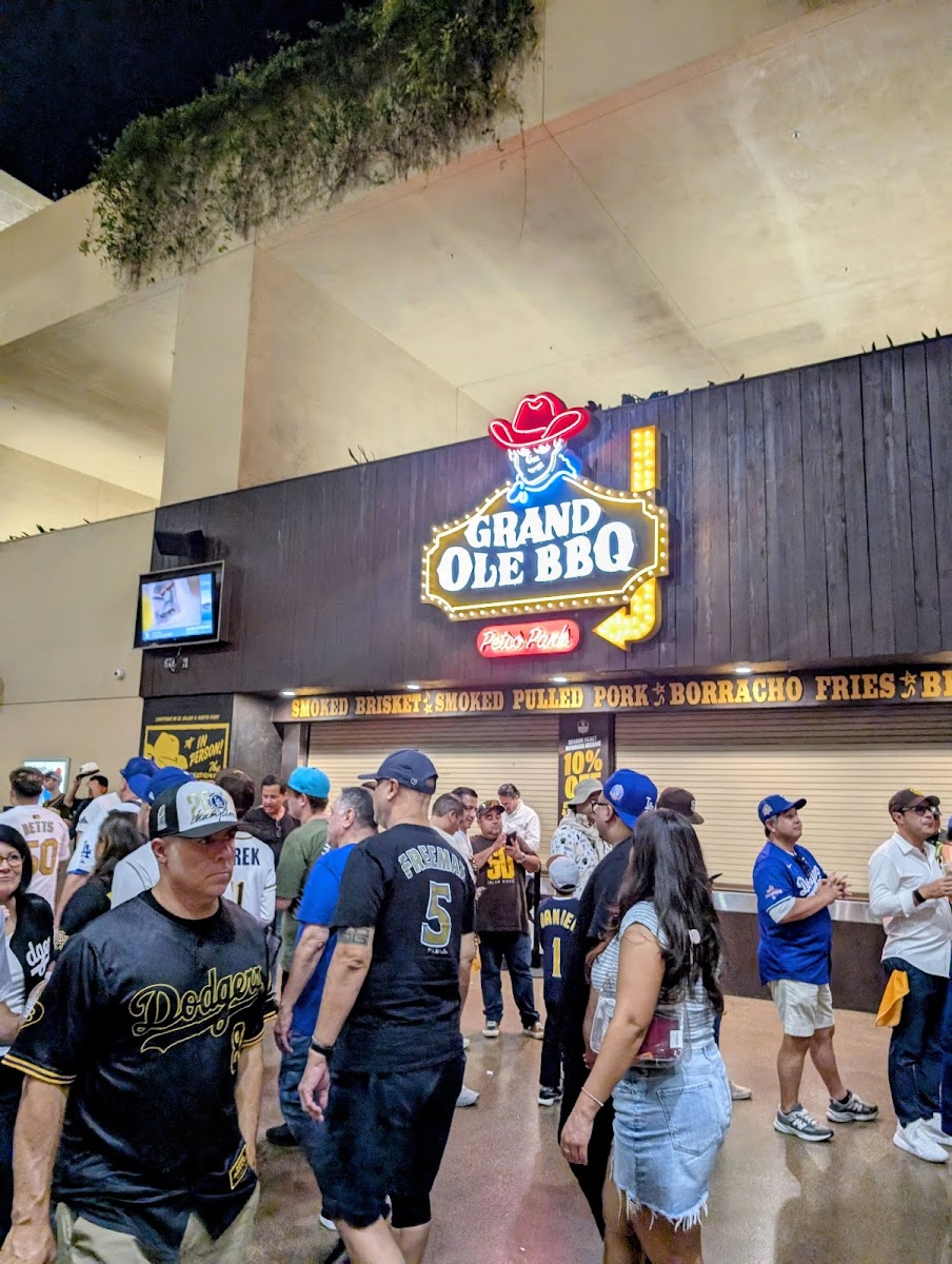 Grand Ole BBQ PETCO PARK - Photo 3