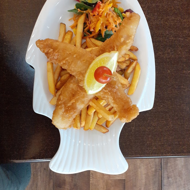 Traditional Fish & Chips with Mushy Peas And