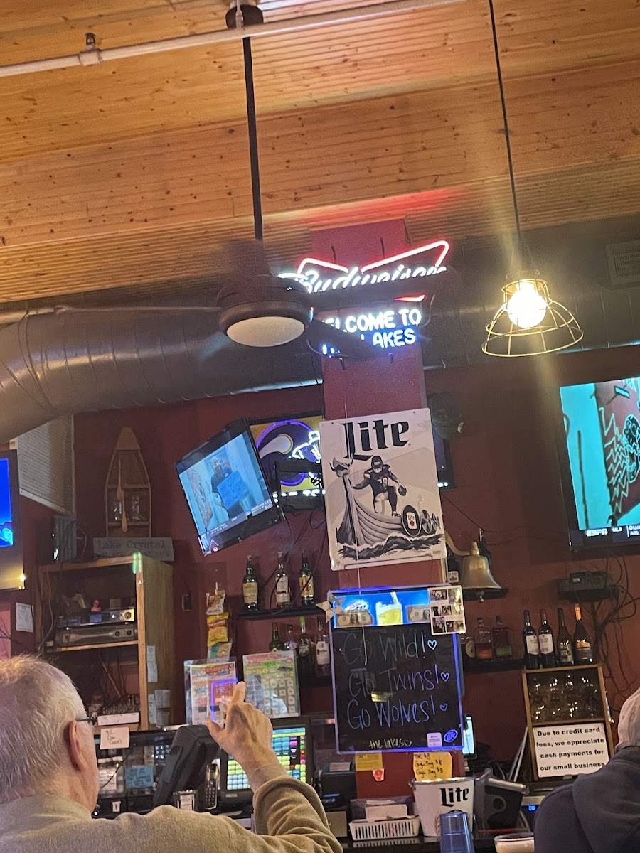Lakes Sports Bar & Grill - Photo 2