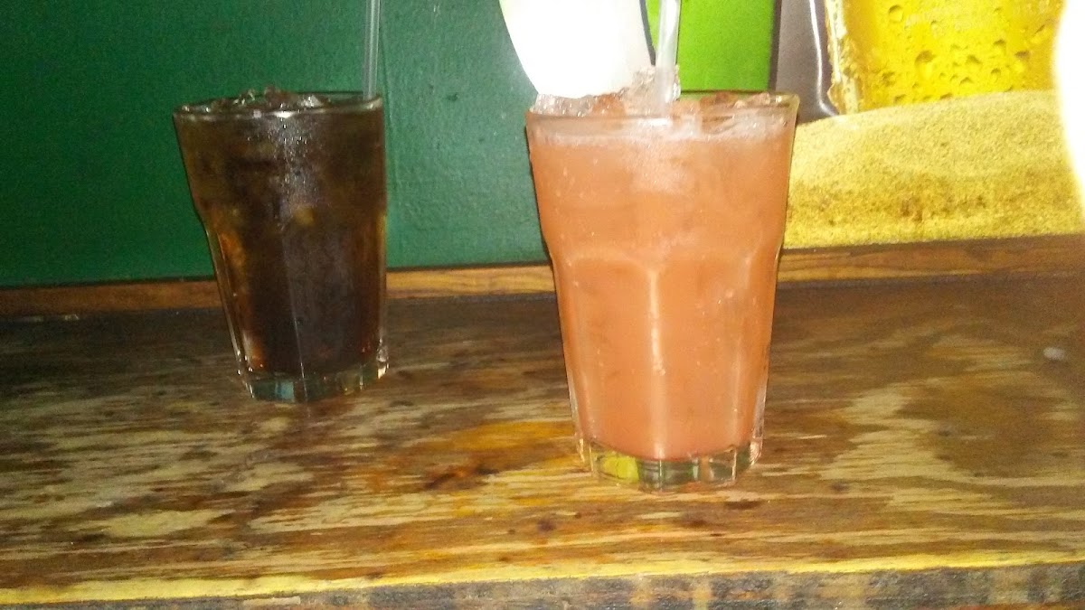Houligans Irish Pub - Photo 6
