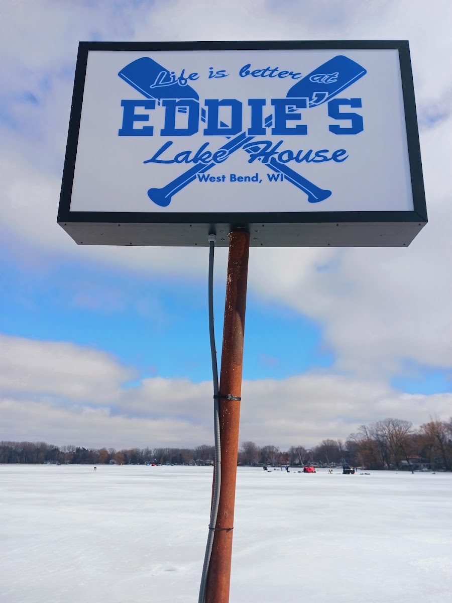 Eddie's Lake House - Photo 3