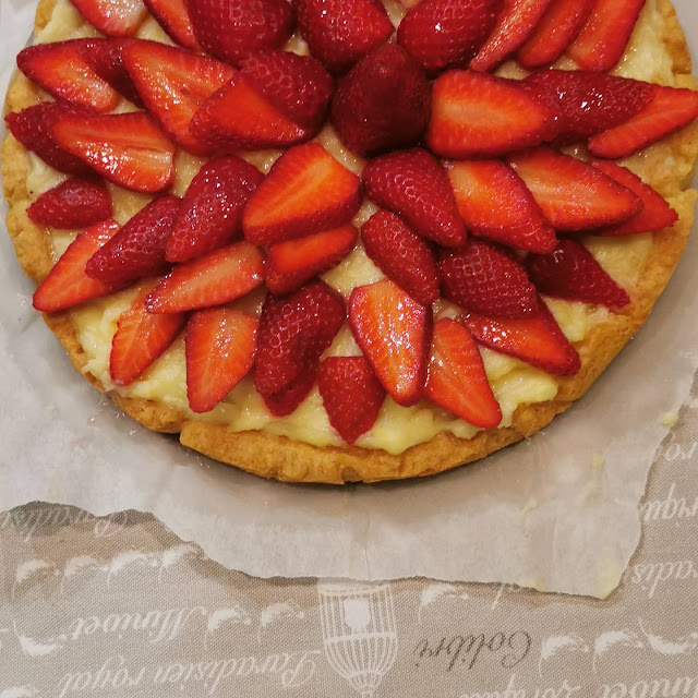 Torta Di Frutta Fresca Di Nostra Produzione
