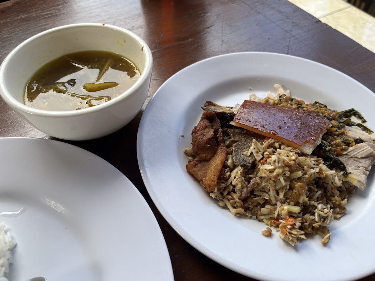Warung Babi Guling Penatih I Nyoman Siring - Photo 2