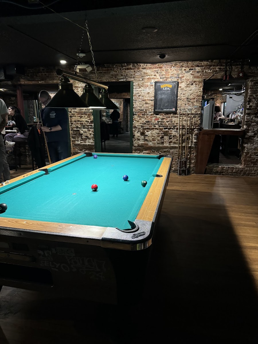 Wild Colonial Tavern - Photo 2