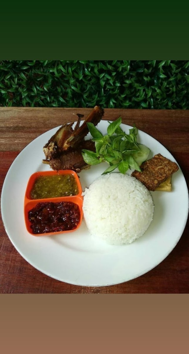 Kampoeng Seberang Cafe & Resto - Photo 9