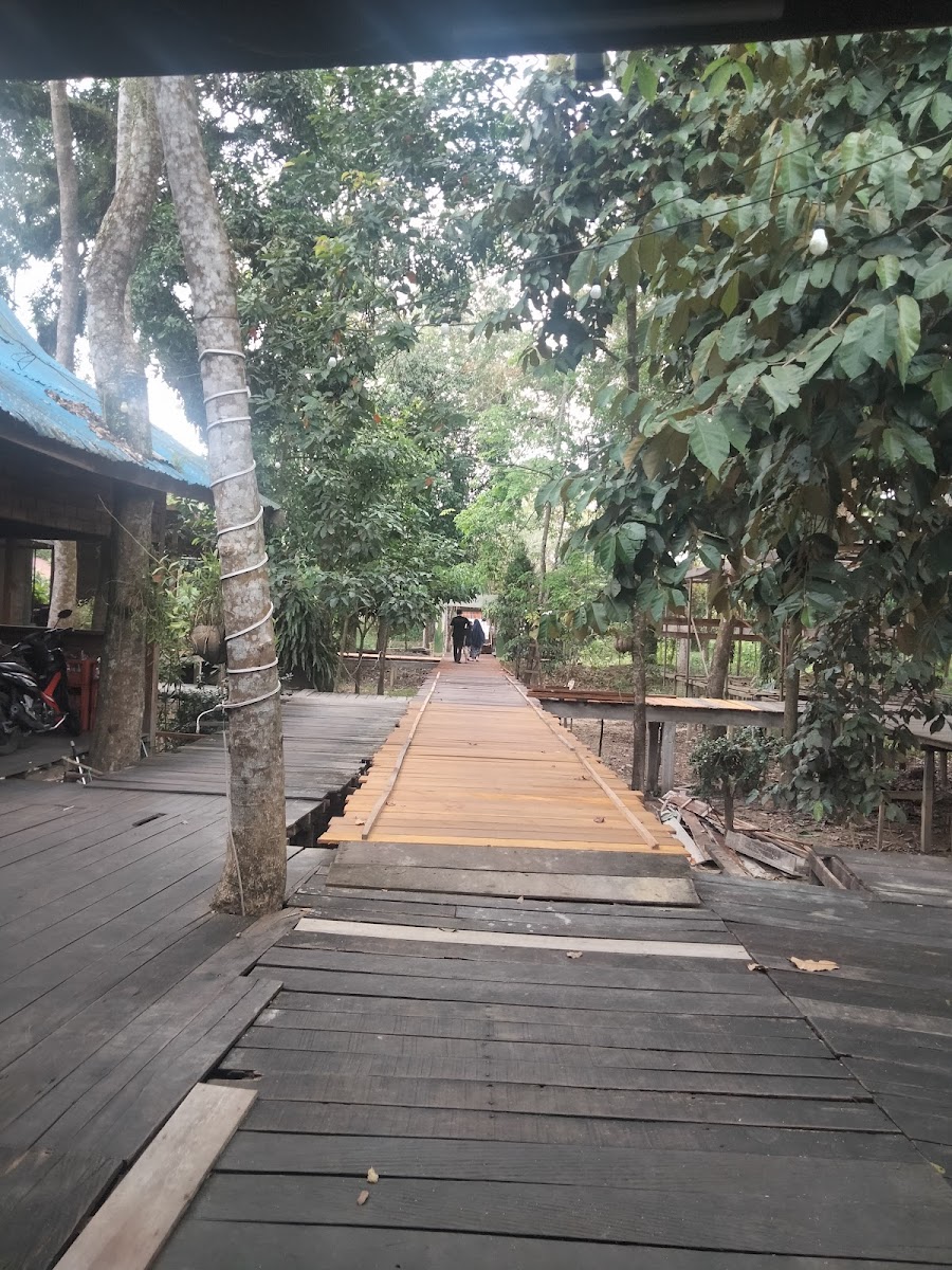 Kampoeng Seberang Cafe & Resto - Photo 2