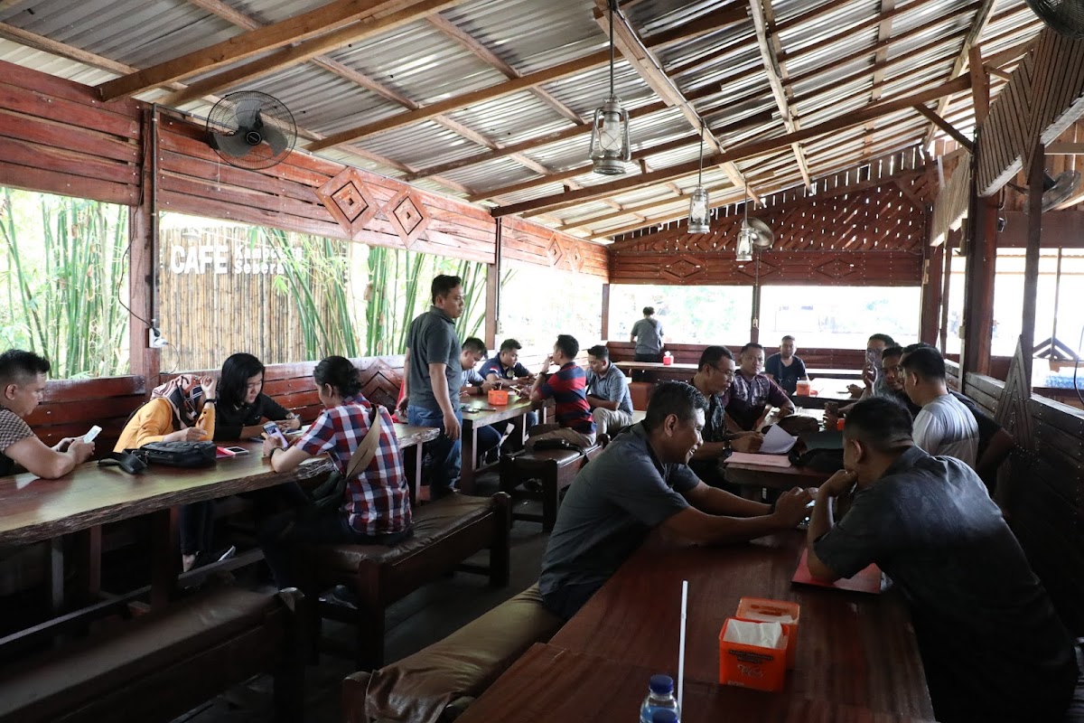Kampoeng Seberang Cafe & Resto - Photo 5
