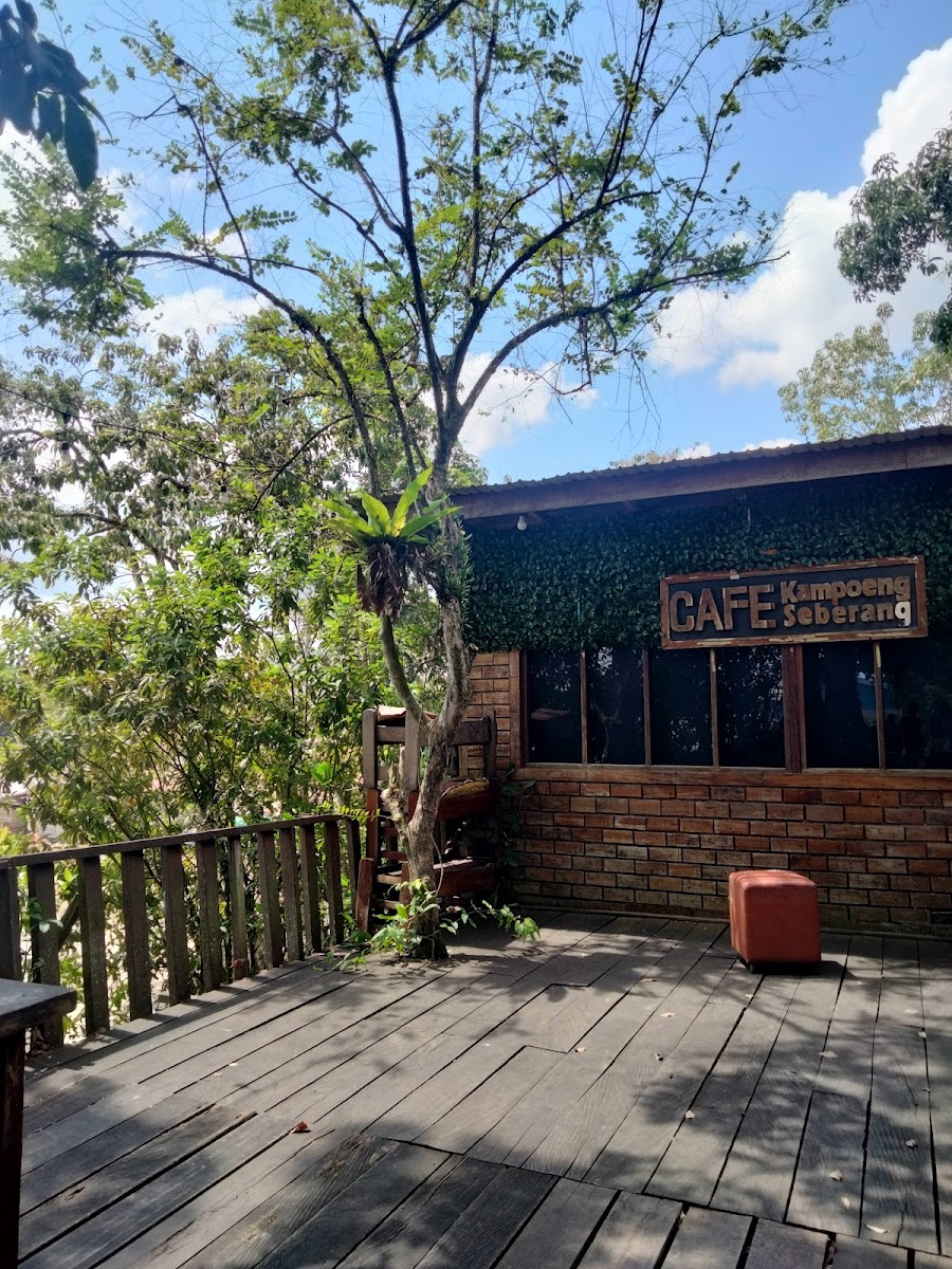 Kampoeng Seberang Cafe & Resto - Photo 6