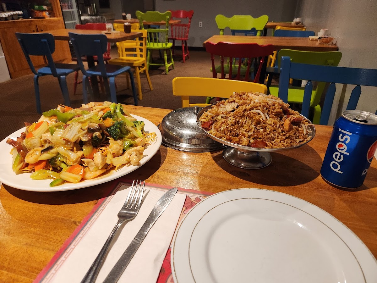 Kwan's Cantonese Restaurant - Photo 1