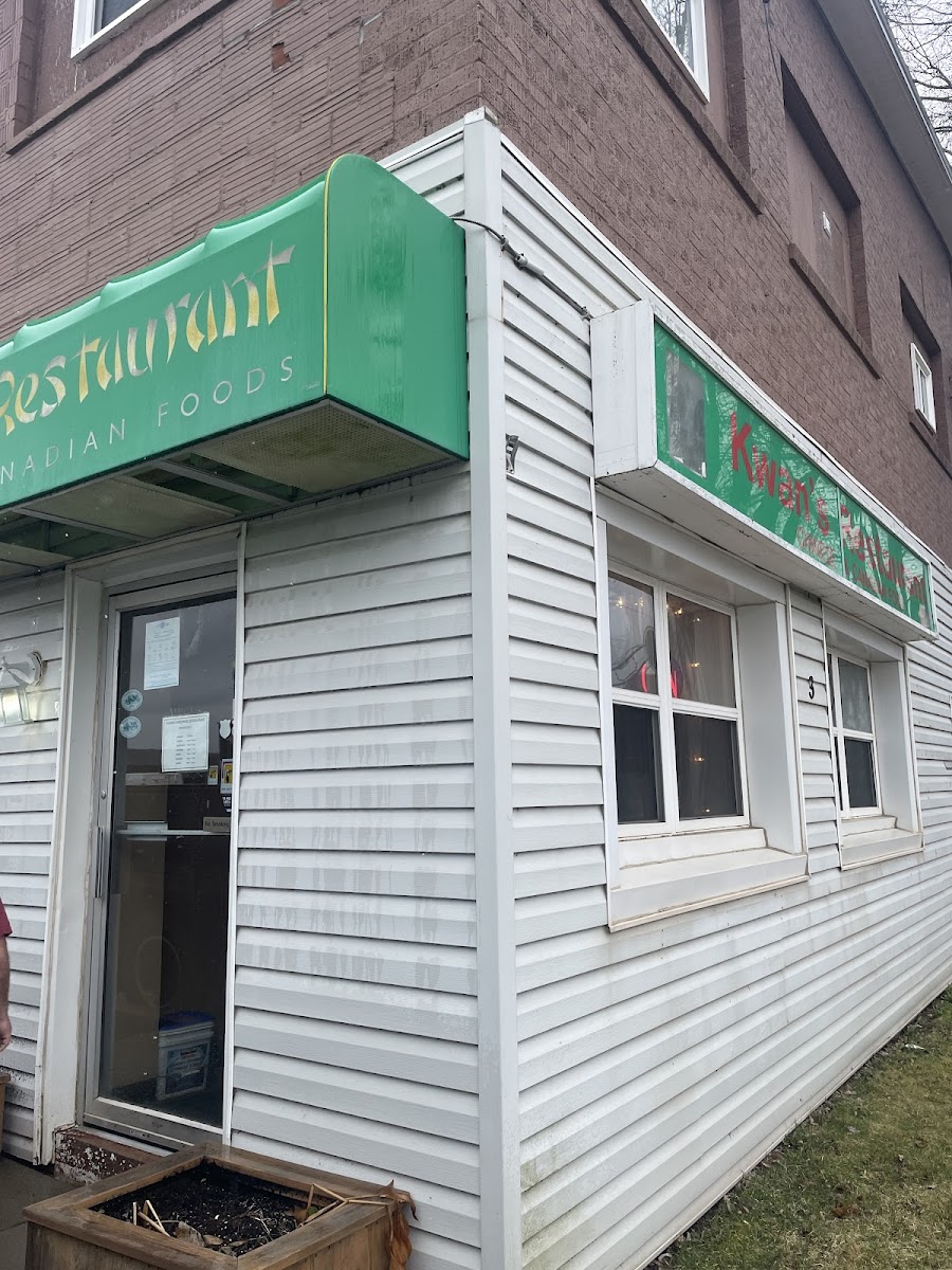 Kwan's Cantonese Restaurant - Photo 4