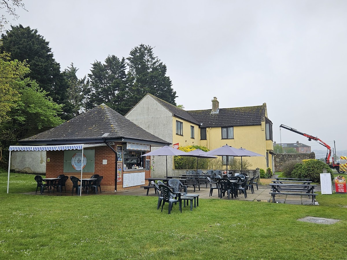 Shoreside Cafe - Photo 5