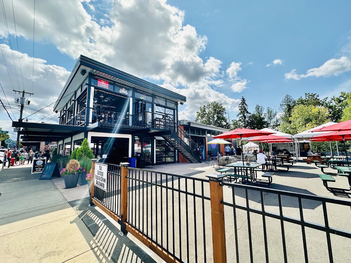 High Water Grill - Photo 2