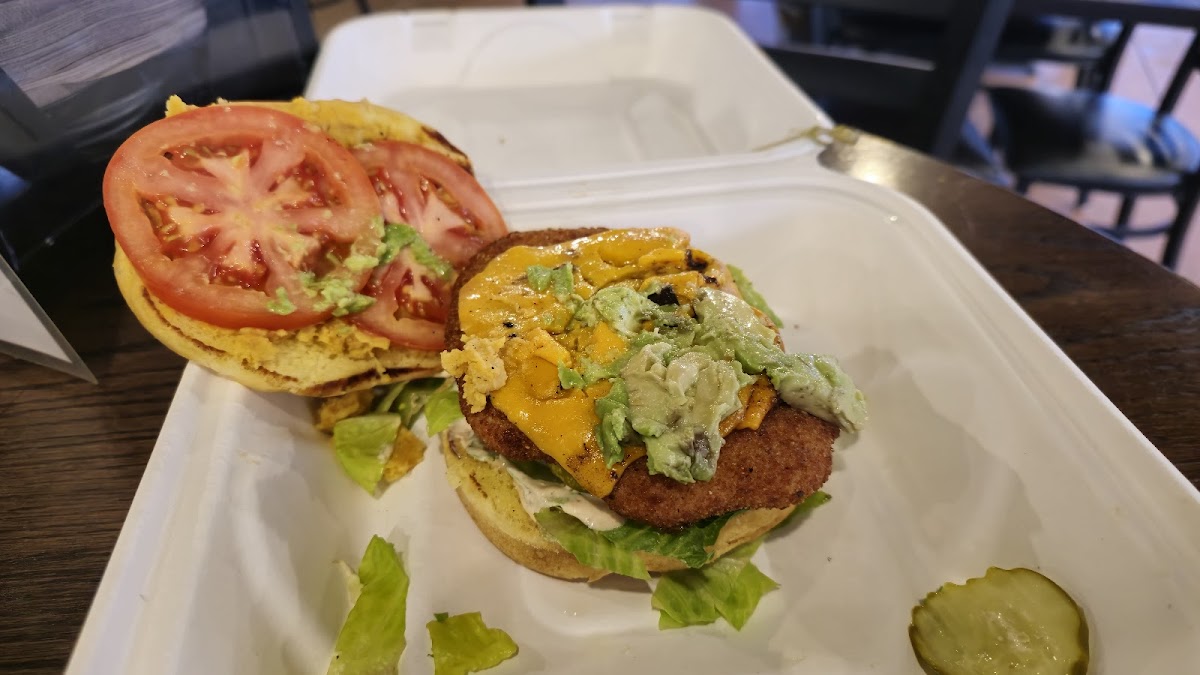 High Water Grill - Photo 7