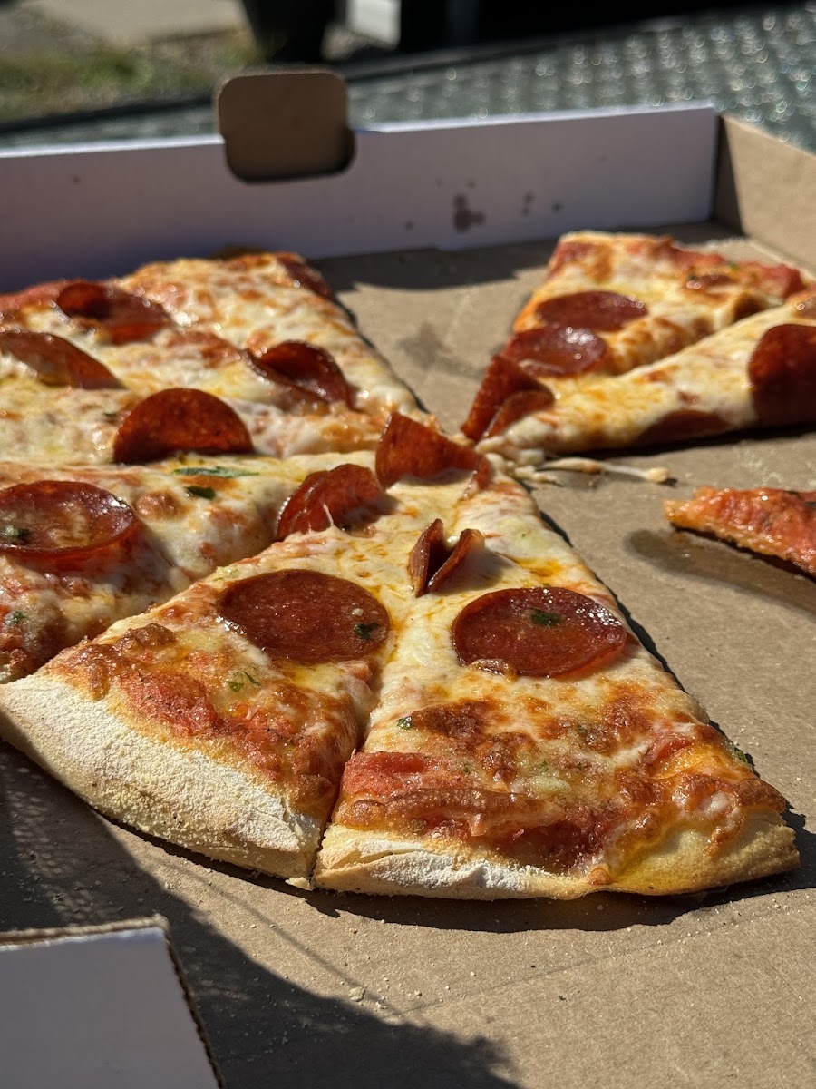 Garage Pizza - Photo 2
