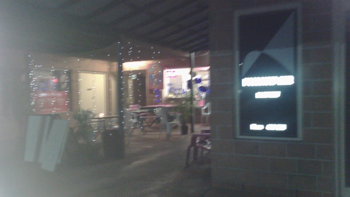 Leashy’s Take away & Pizza Burgers fish & chips. - Photo 3