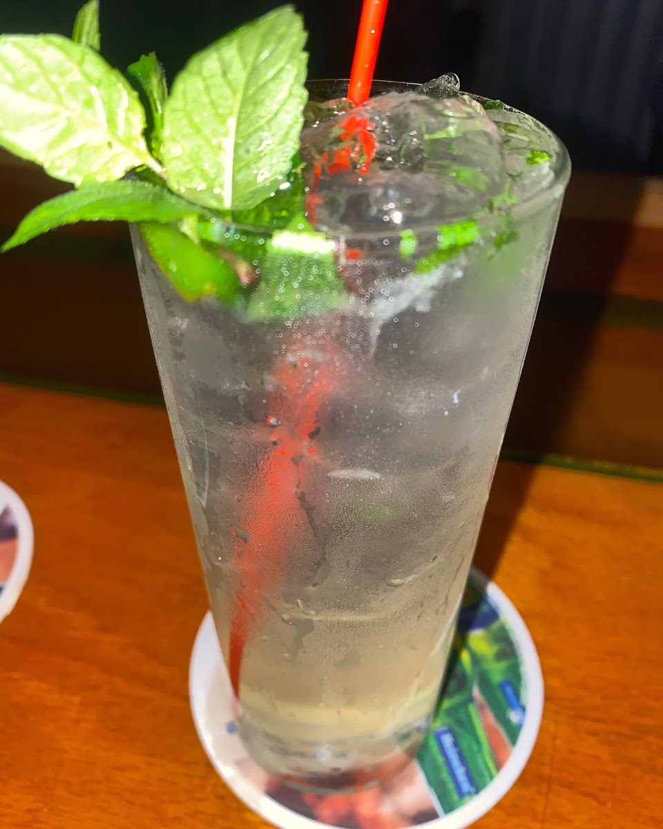 Fella's Bar & Grill - Photo 6