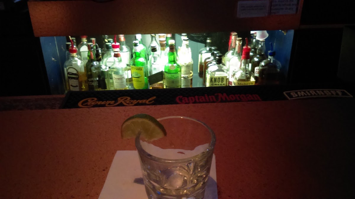 The Jackpot Lounge - Photo 8
