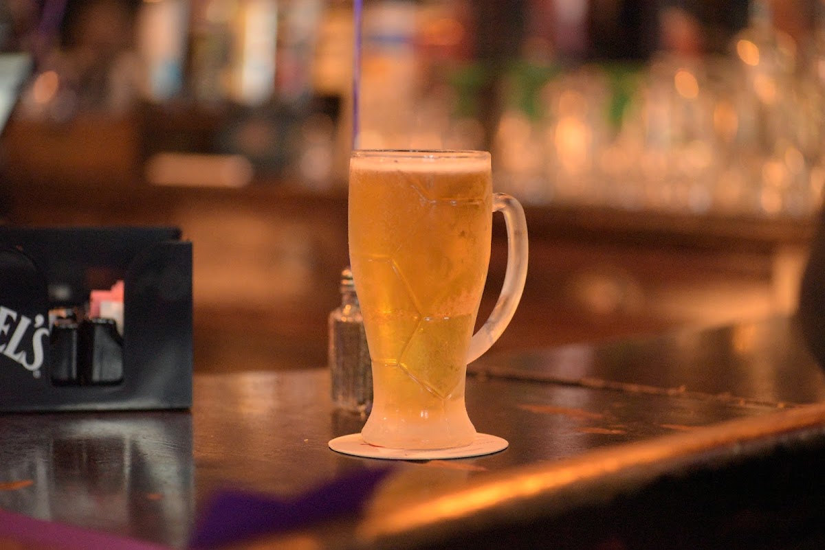 Loose Ends Bar and Grill - Photo 7