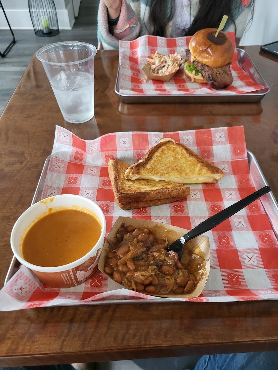 Hankering Southern Kitchen - Photo 4