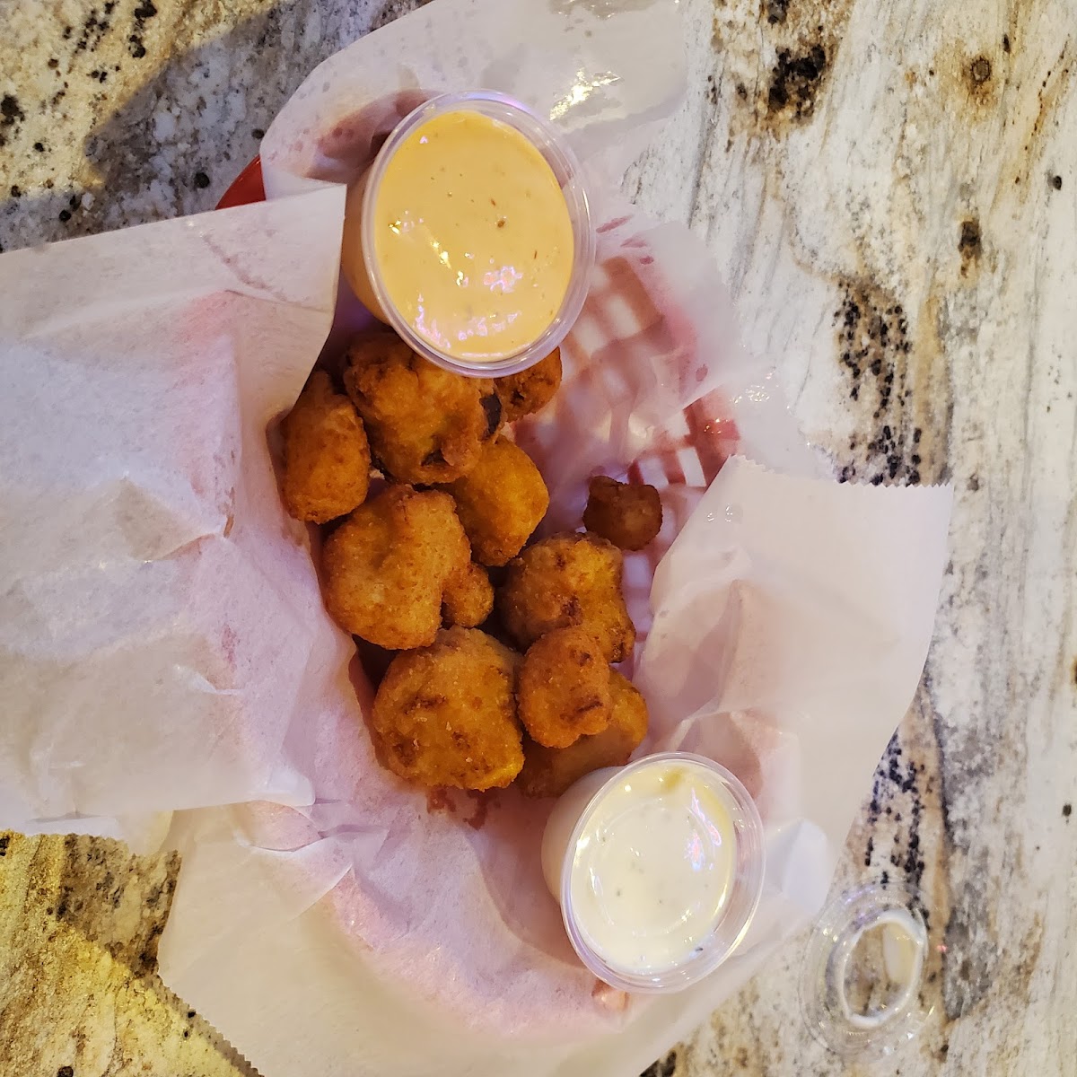 Cricket's 7th St. Bar & Grille - Photo 7