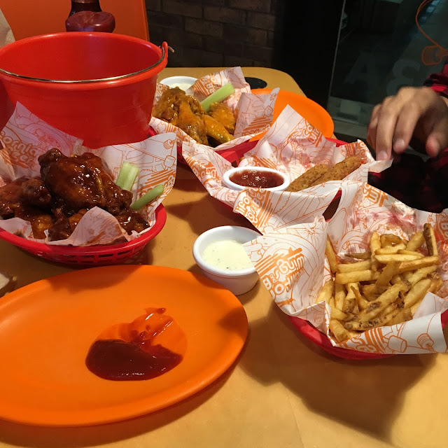 Combo 30 Alitas Papas Y Aros de Cebolla