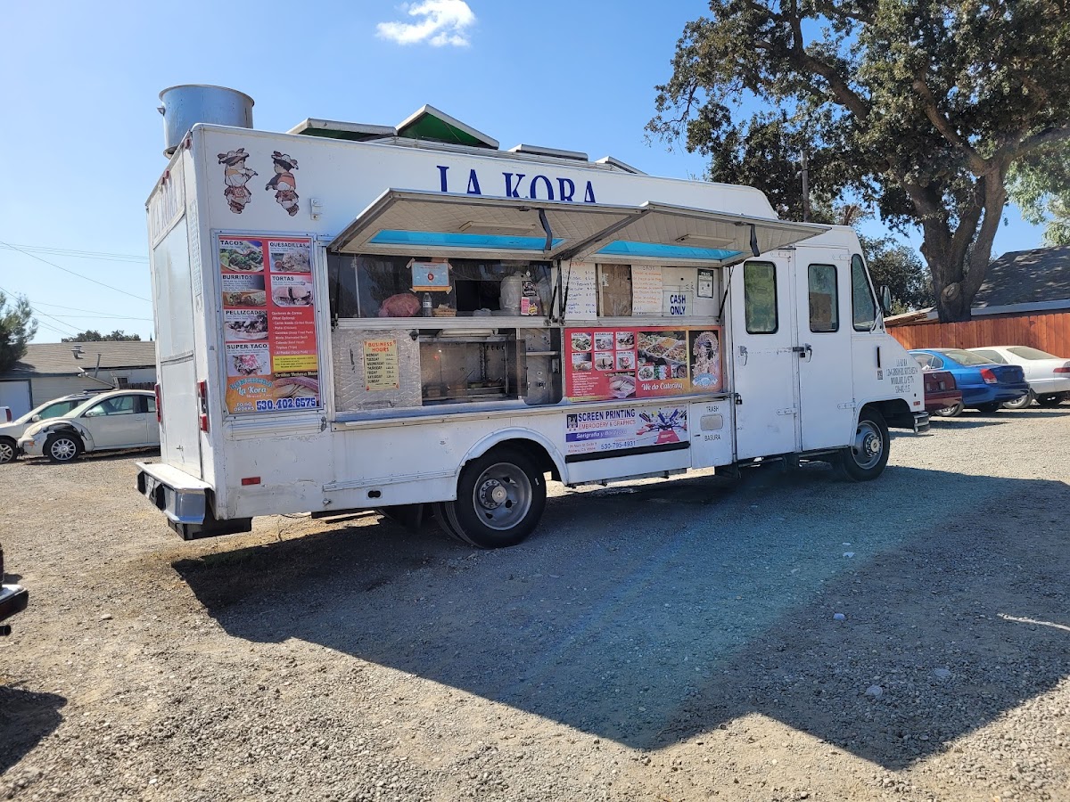La Kora Taco Truck - Photo 3