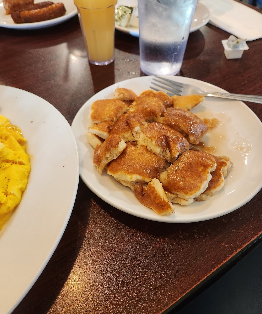 Buttermilk Pancake House - Photo 9