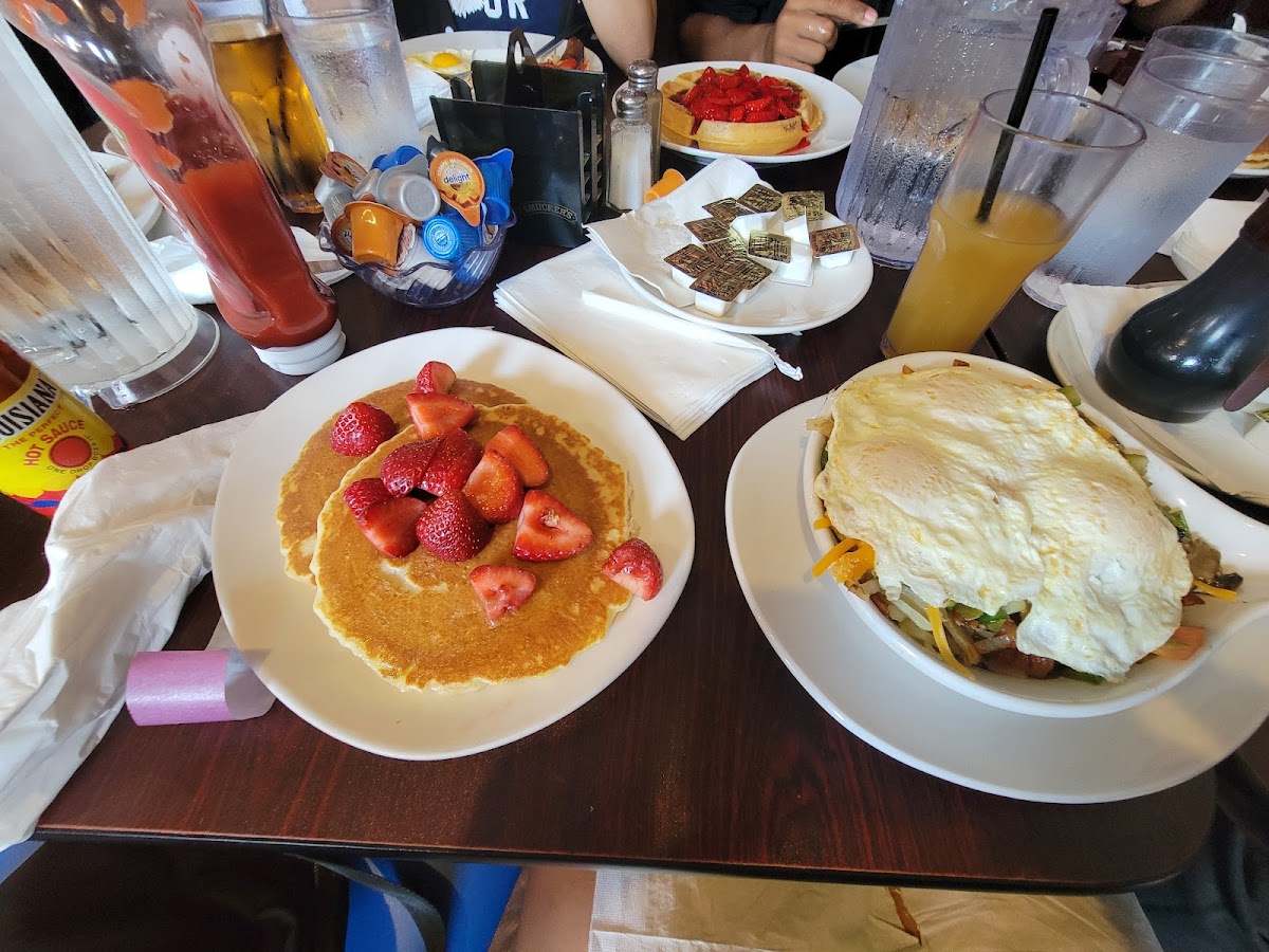Buttermilk Pancake House - Photo 2
