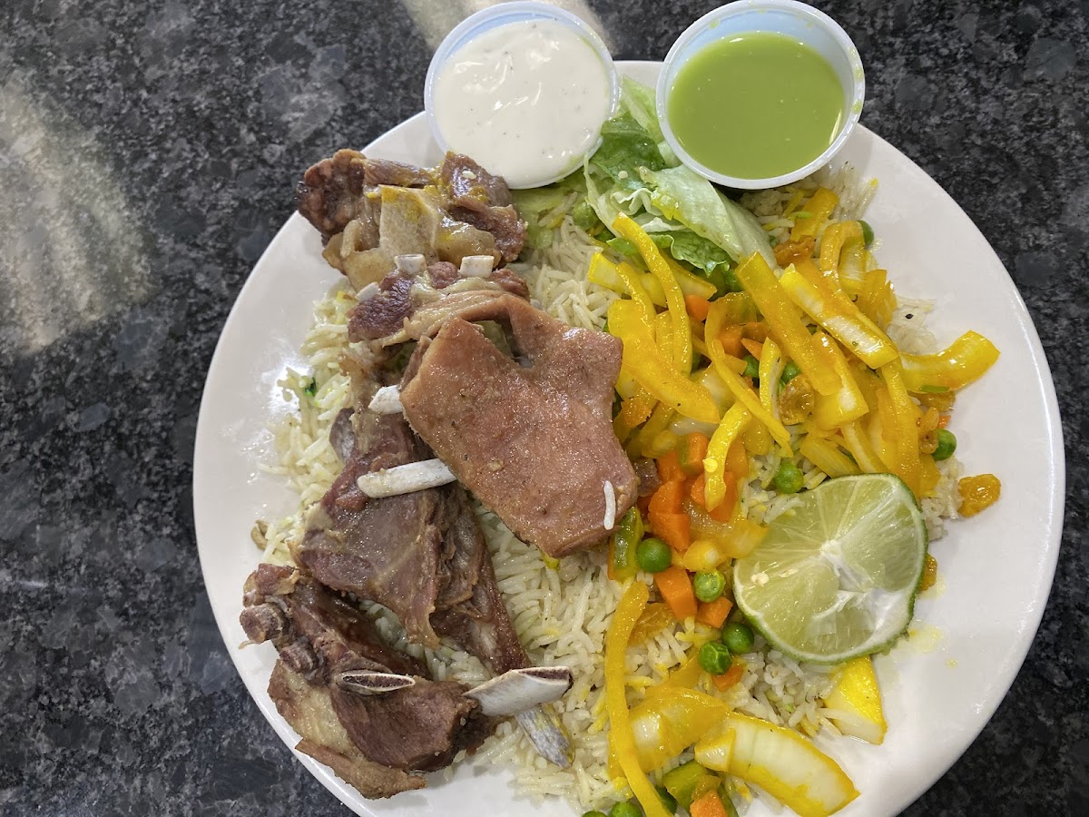 Somali Restaurant And Grocery - Photo 6