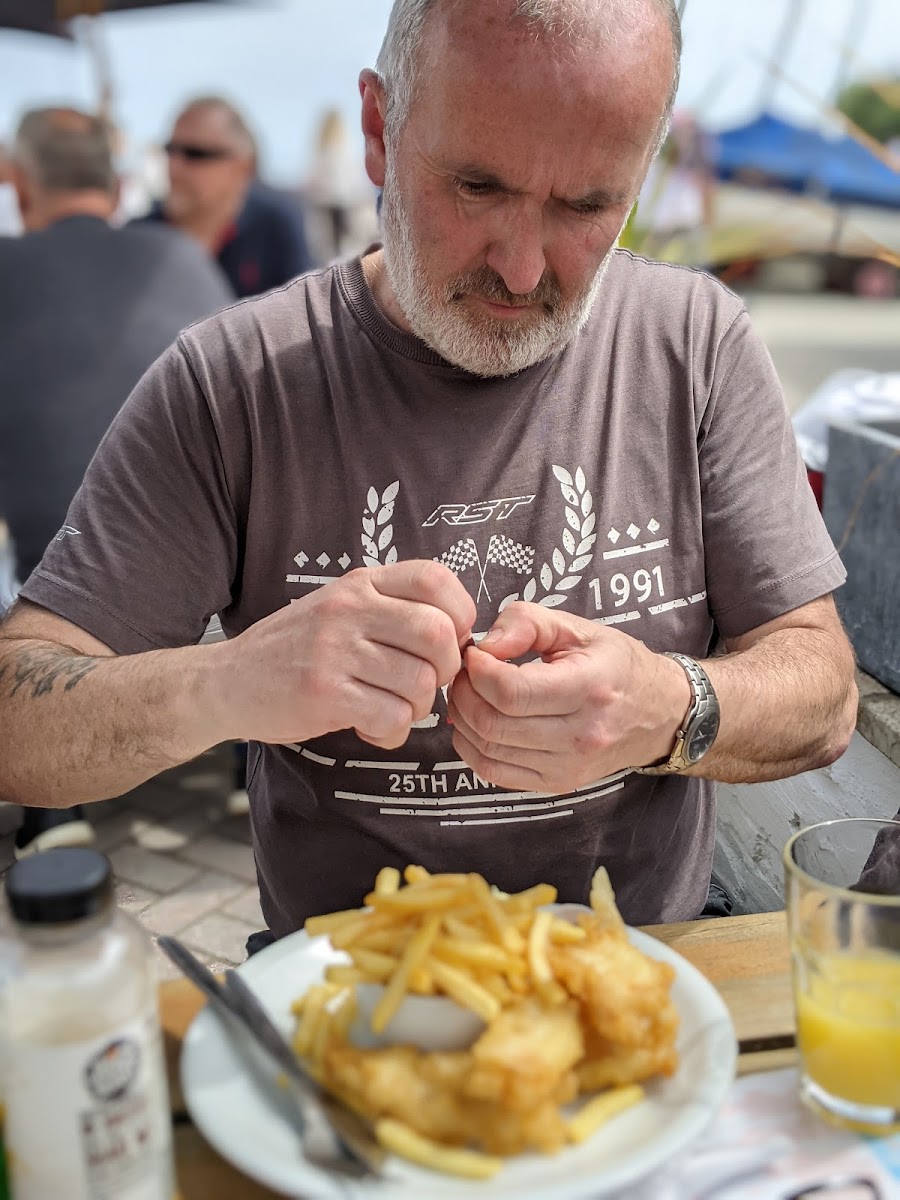 The Pier Cafe - Photo 8