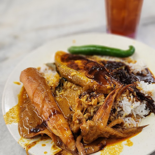 Nasi Kandar Kari Ikan Dan Sotong