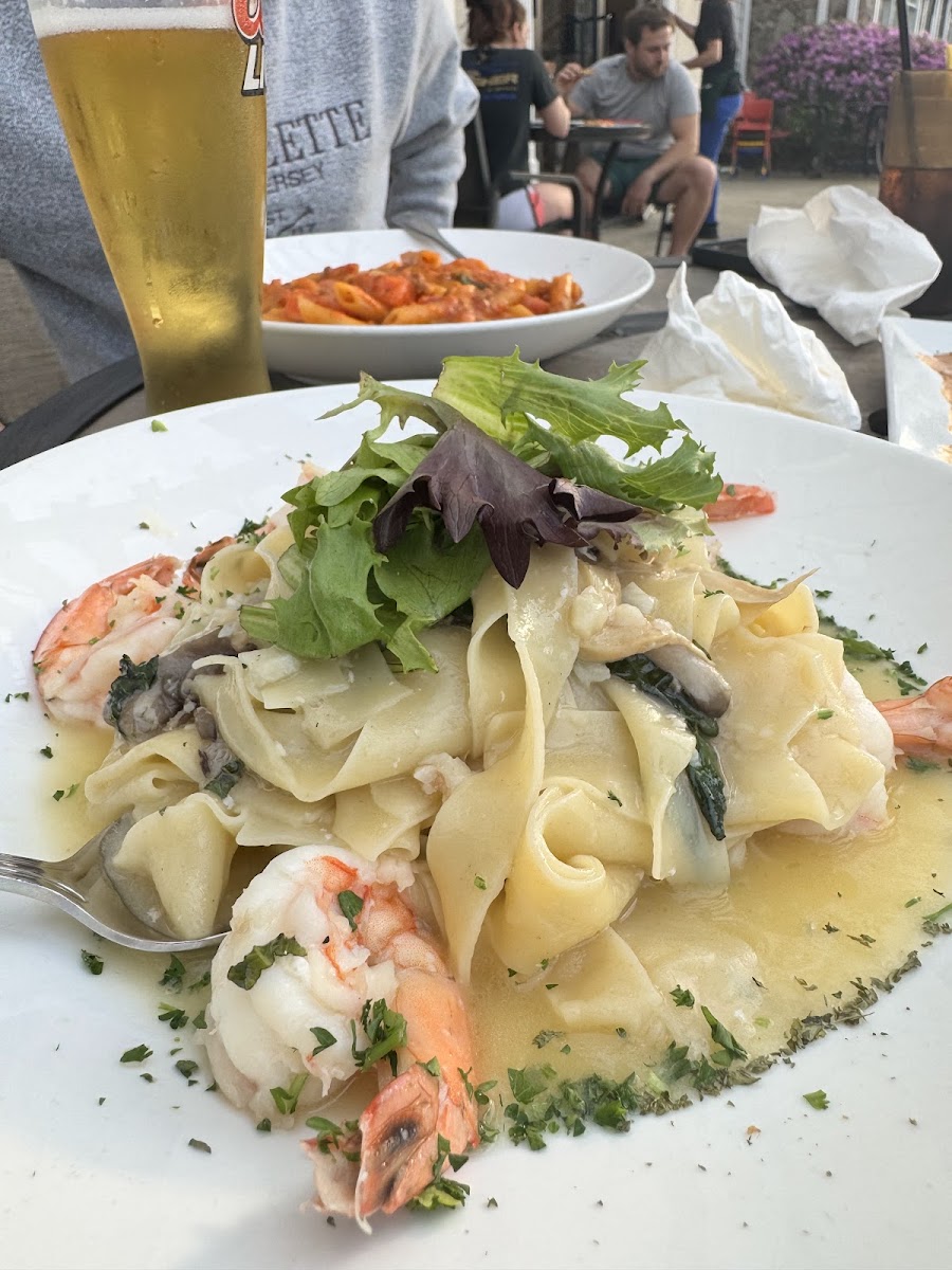 Cafe Figaro & Pizza - Photo 4